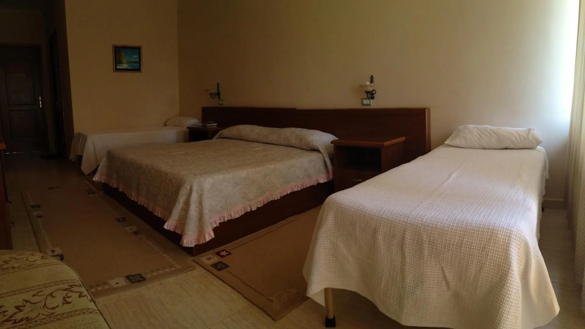 Akropoli Hotel Kryemëdhej