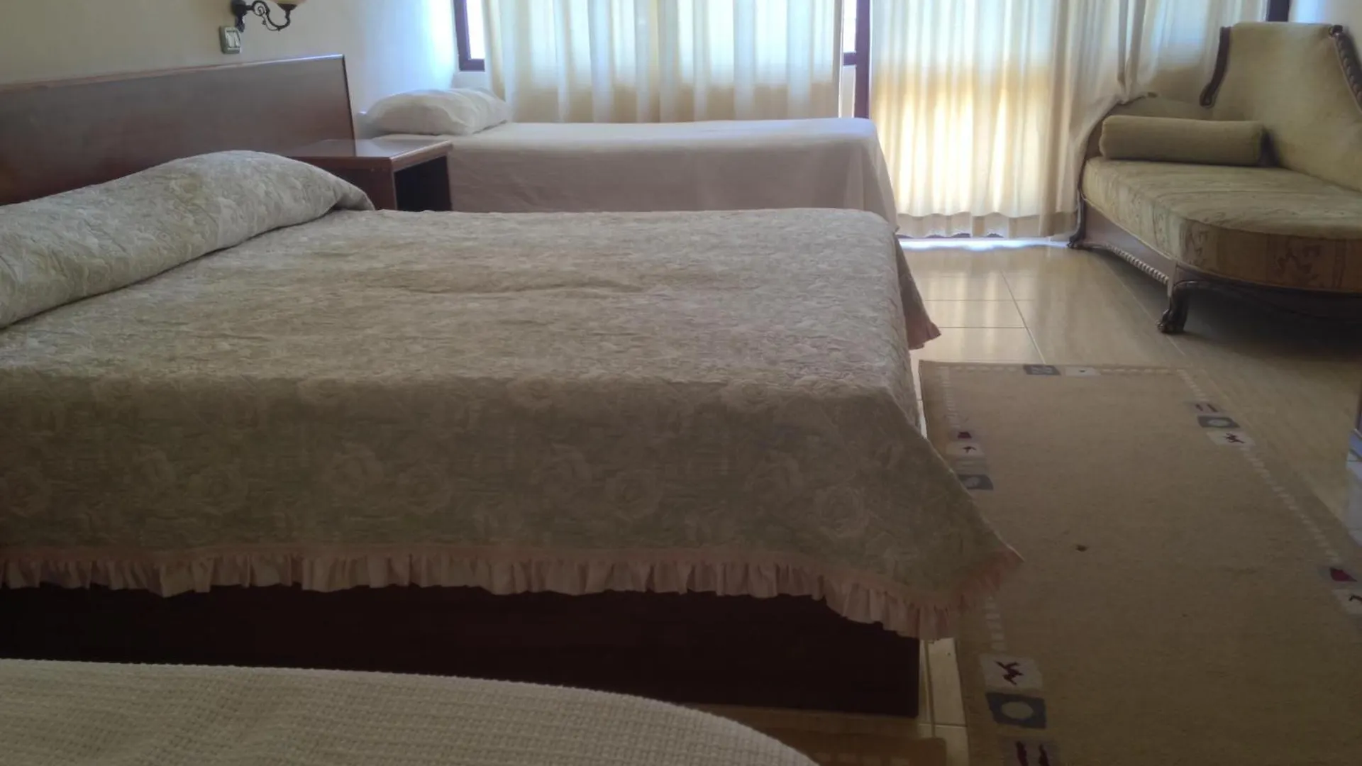 Akropoli Hotel Kryemëdhej