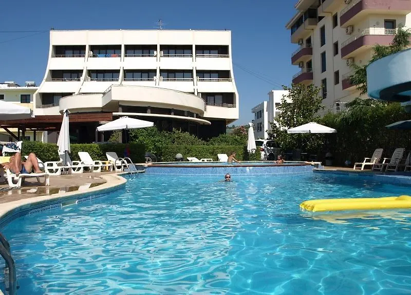 Akropoli Hotel Kryemëdhej