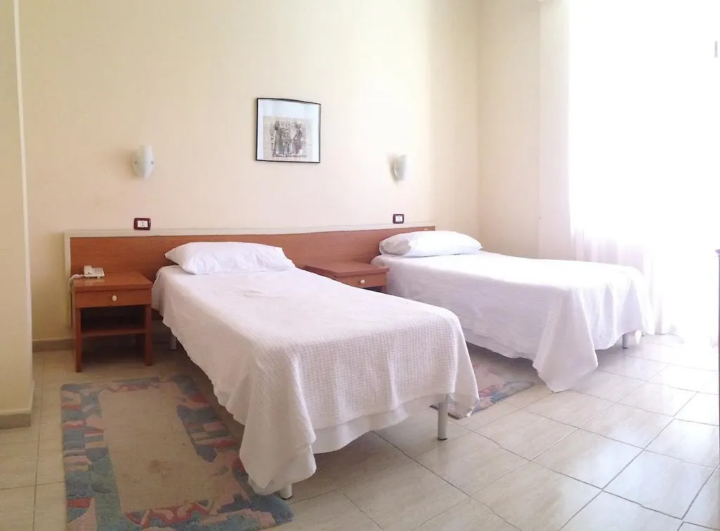 Akropoli Hotel Kryemëdhej