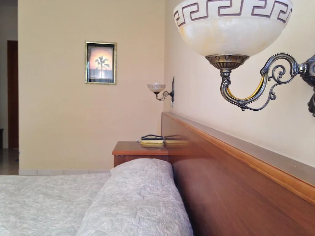 Akropoli Hotel Kryemëdhej