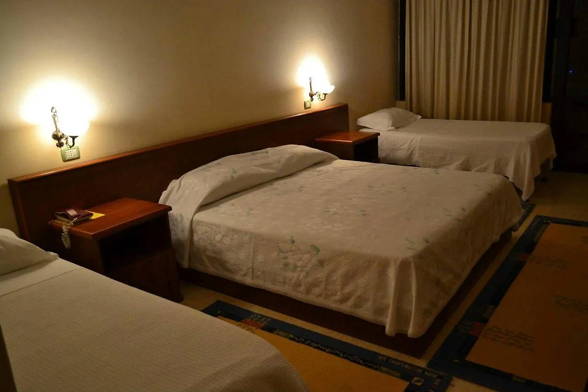 ***  Akropoli Hotel Kryemëdhej Albania