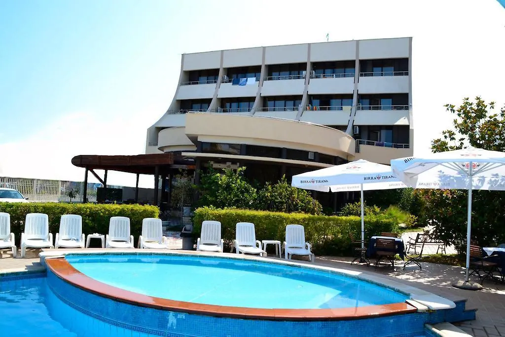 Akropoli Hotel Kryemëdhej