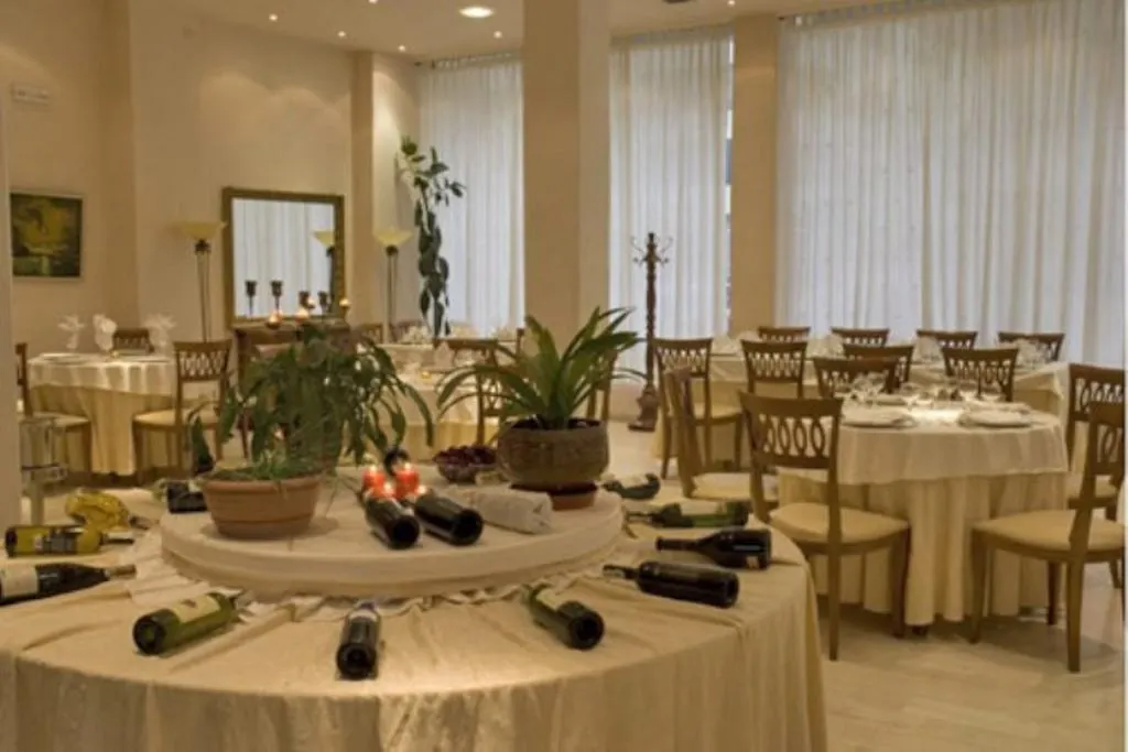 Akropoli Hotel Kryemëdhej