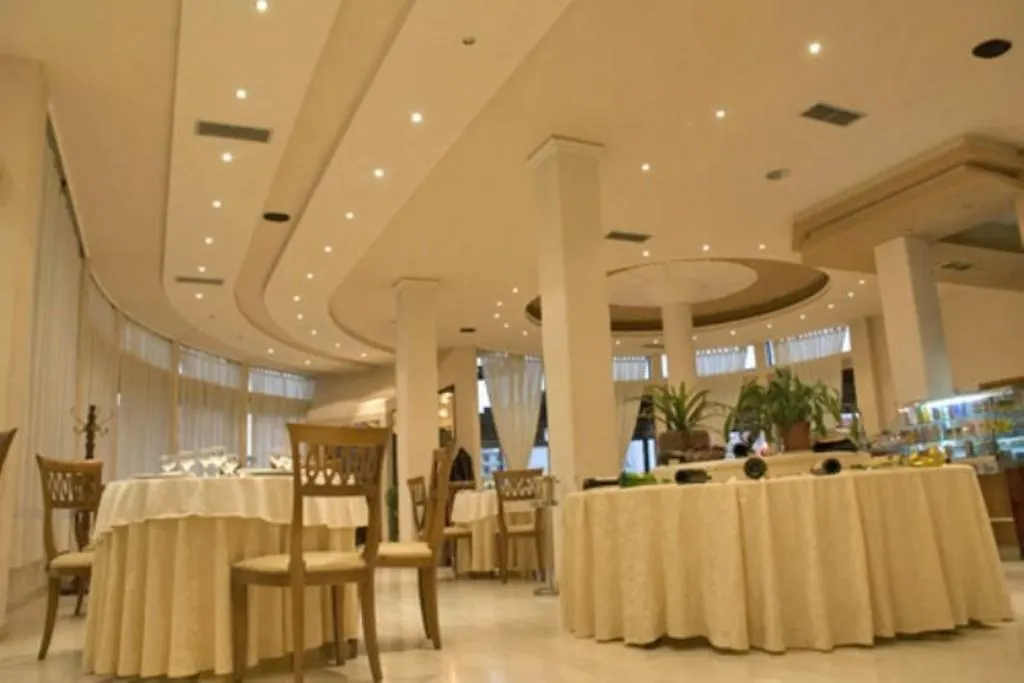 ***  Akropoli Hotel Kryemëdhej 알바니아