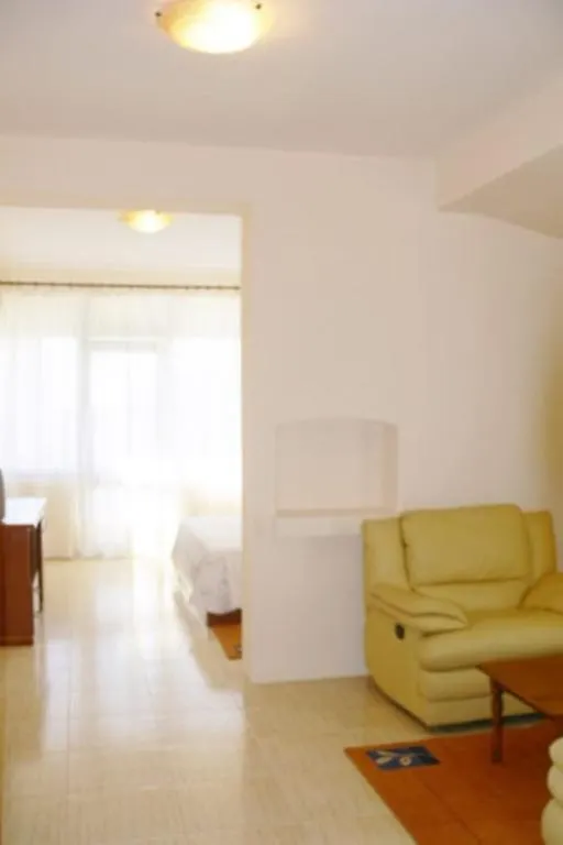 Akropoli Hotel Kryemëdhej