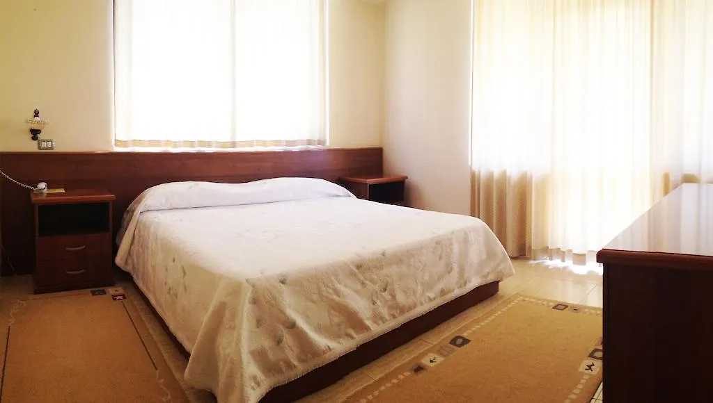 ***  Akropoli Hotel Kryemëdhej Albania